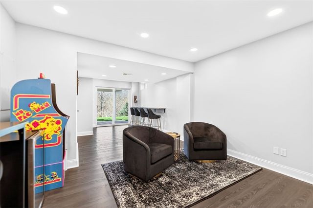 6021 Independence Dr, Jefferson Hills, PA 15025