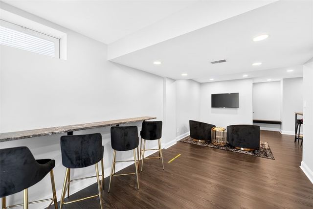 6021 Independence Dr, Jefferson Hills, PA 15025