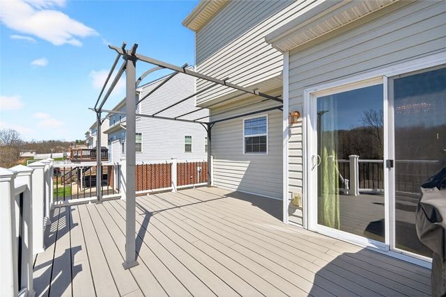 6021 Independence Dr, Jefferson Hills, PA 15025