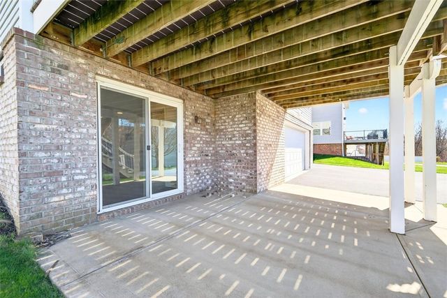 6021 Independence Dr, Jefferson Hills, PA 15025