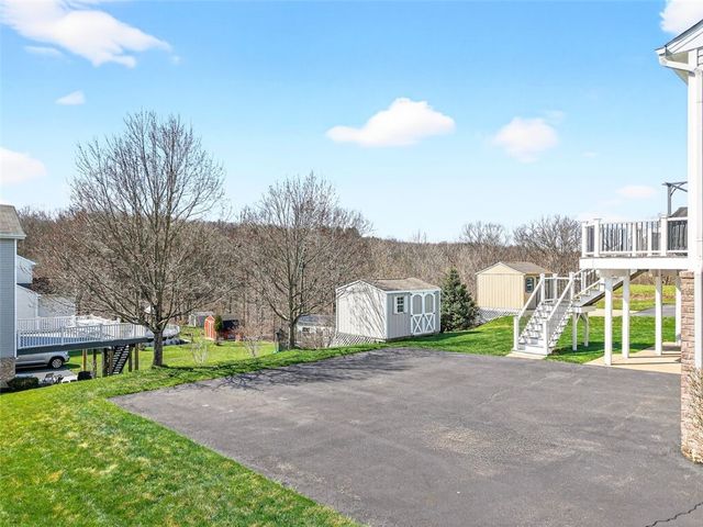 6021 Independence Dr, Jefferson Hills, PA 15025