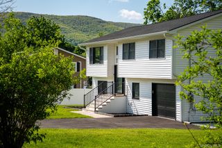 10 Scofield Road, Beacon, NY 12508