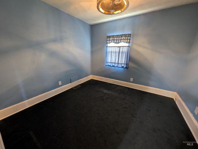 920 2nd Ave W, Twin Falls, ID 83301
