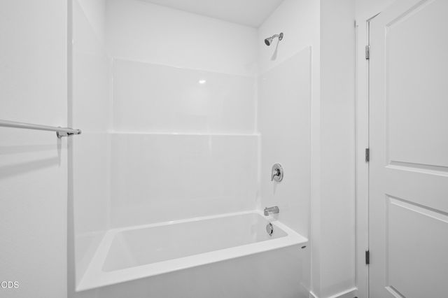 51740 Morning Pine Dr, La Pine, OR 97739