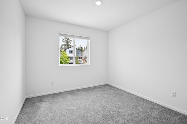 51740 Morning Pine Dr, La Pine, OR 97739