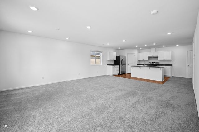 51740 Morning Pine Dr, La Pine, OR 97739