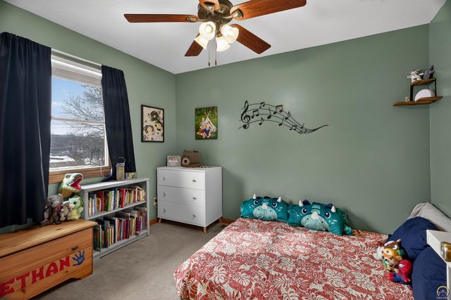 125 Shelby DR, Holton, KS 66436