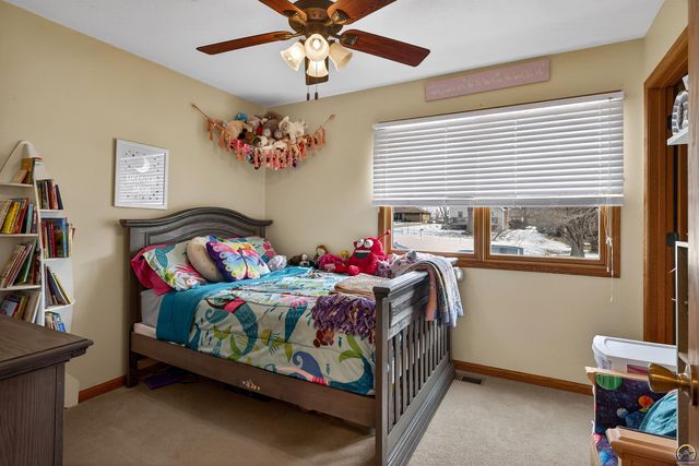 125 Shelby DR, Holton, KS 66436