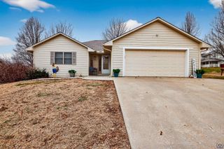 125 Shelby DR, Holton, KS 66436