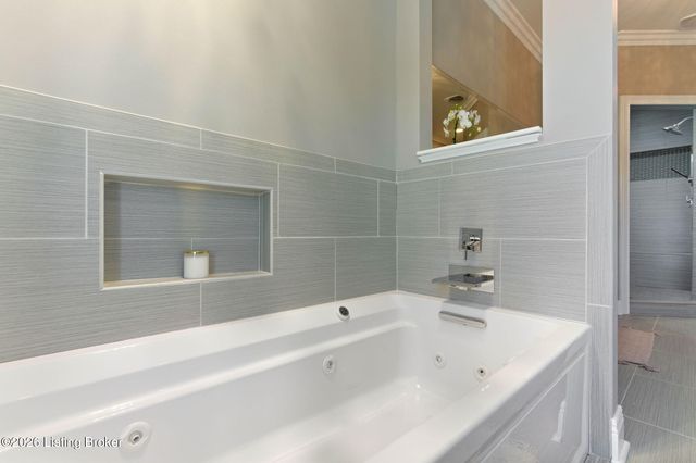 10804 Jimson St, Prospect, KY 40059