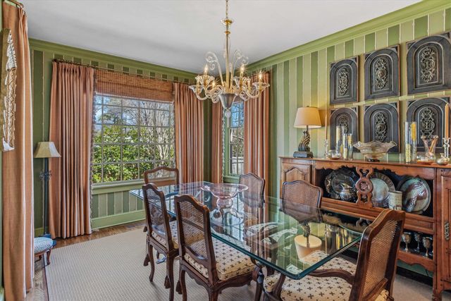 400 COLONIAL RD, Memphis, TN 38117