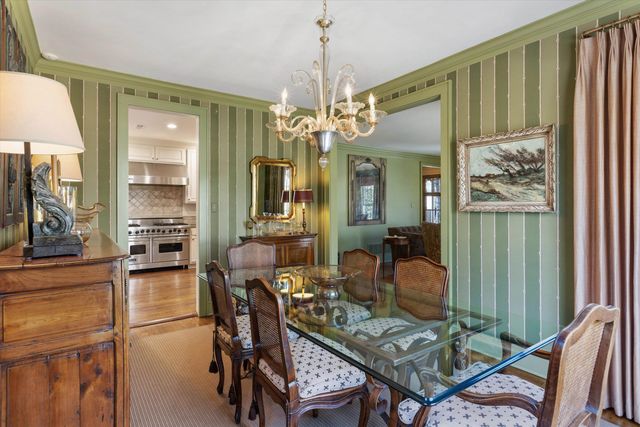 400 COLONIAL RD, Memphis, TN 38117