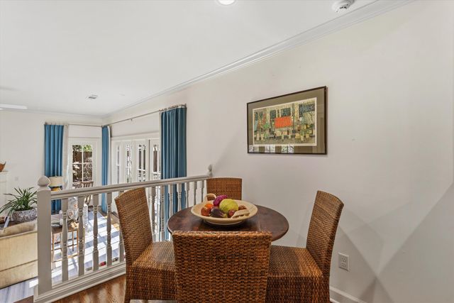 400 COLONIAL RD, Memphis, TN 38117