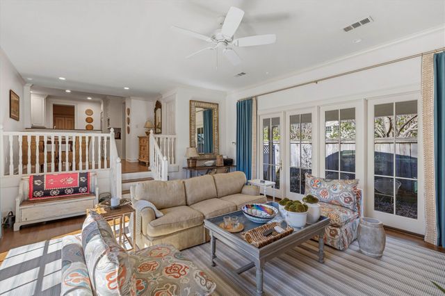 400 COLONIAL RD, Memphis, TN 38117