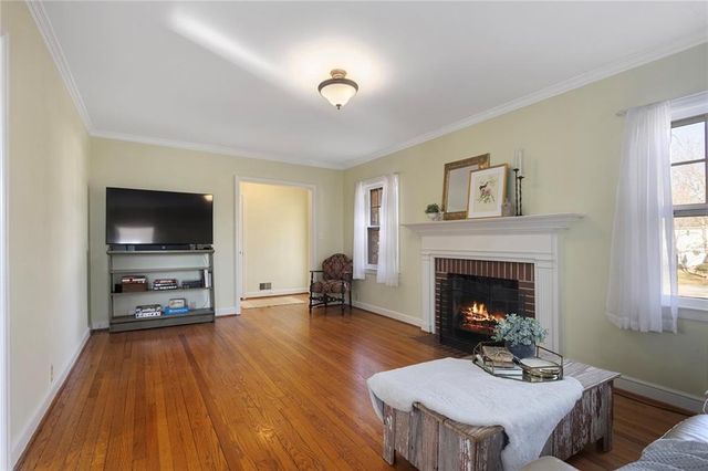 1954 Lake Terrace, Independence, MO 64055