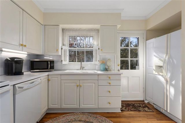 1954 Lake Terrace, Independence, MO 64055