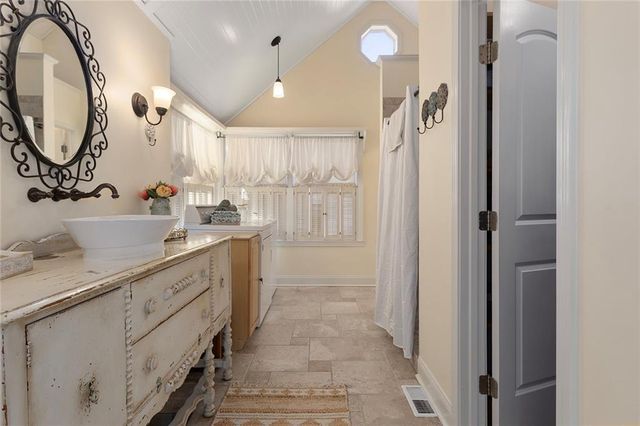 1954 Lake Terrace, Independence, MO 64055