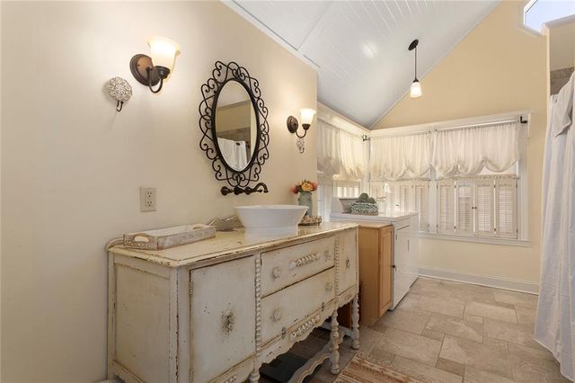 1954 Lake Terrace, Independence, MO 64055