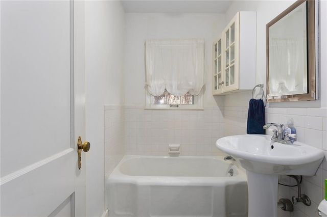 1954 Lake Terrace, Independence, MO 64055