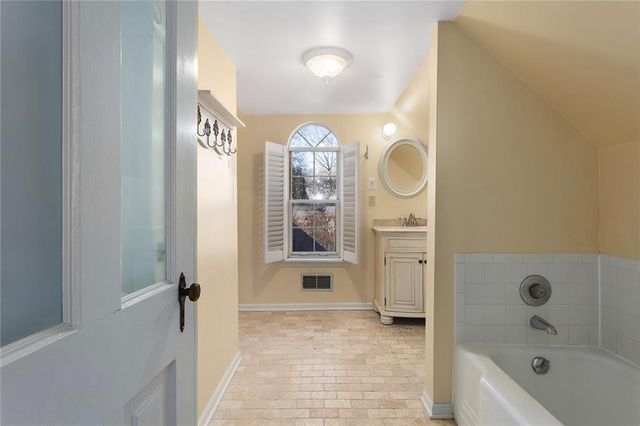 1954 Lake Terrace, Independence, MO 64055