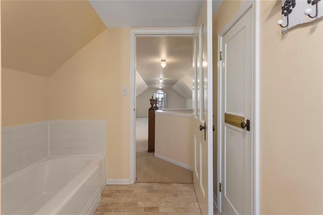 1954 Lake Terrace, Independence, MO 64055