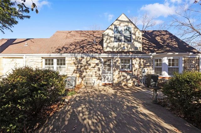 1954 Lake Terrace, Independence, MO 64055