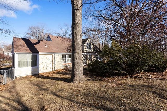 1954 Lake Terrace, Independence, MO 64055