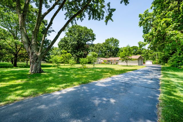 1595 Alex Path, Stevensville, MI 49127