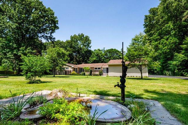 1595 Alex Path, Stevensville, MI 49127