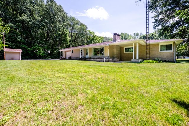 1595 Alex Path, Stevensville, MI 49127