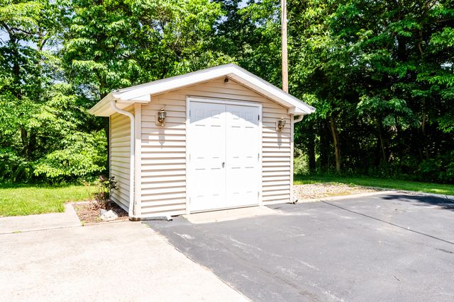 1595 Alex Path, Stevensville, MI 49127