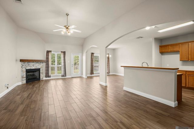 26141 Burlwood Ave, Denham Springs, LA 70726