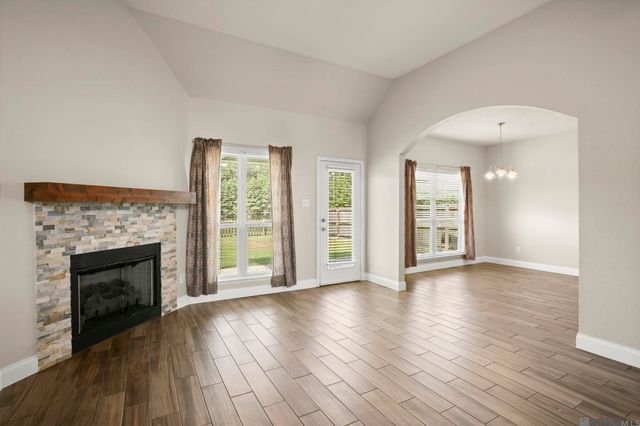 26141 Burlwood Ave, Denham Springs, LA 70726