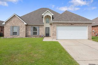 26141 Burlwood Ave, Denham Springs, LA 70726
