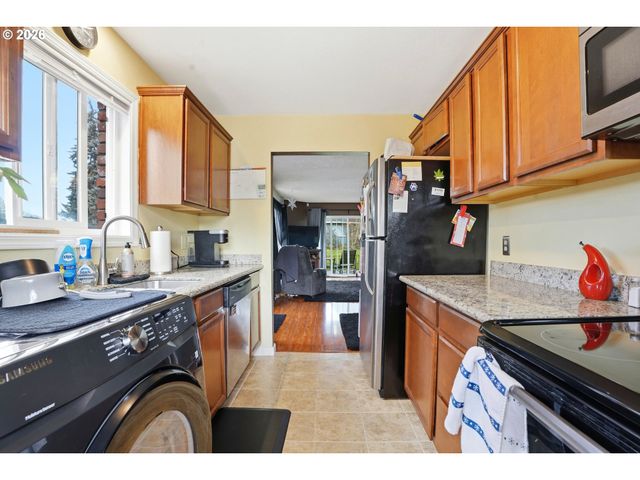 1830 Ne HOGAN Dr, Gresham, OR 97030