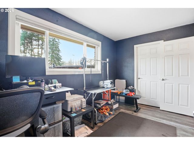 1830 Ne HOGAN Dr, Gresham, OR 97030