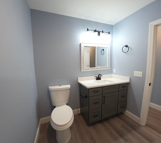 12 Willow St, Chicopee, MA 01020