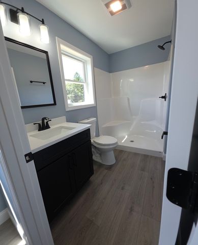 12 Willow St, Chicopee, MA 01020