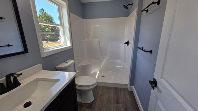 12 Willow St, Chicopee, MA 01020