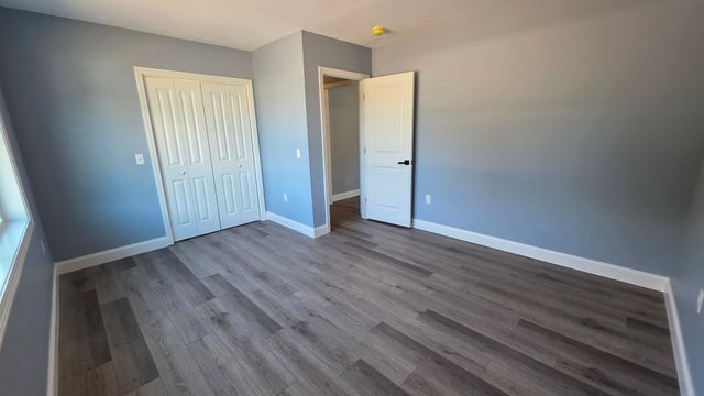 12 Willow St, Chicopee, MA 01020
