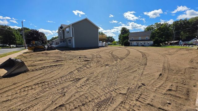 12 Willow St, Chicopee, MA 01020