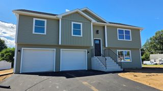 12 Willow St, Chicopee, MA 01020