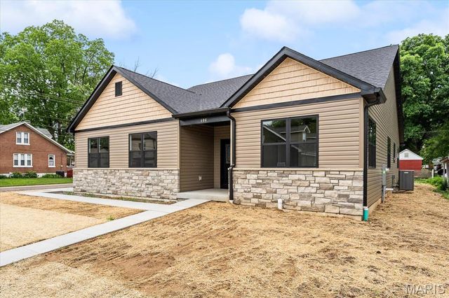 406 W Laurel Street, Millstadt, IL 62260