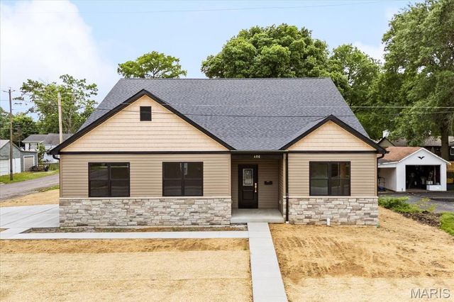 406 W Laurel Street, Millstadt, IL 62260