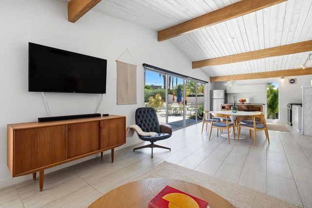 504 E Laurel Circle, Palm Springs, CA 92262