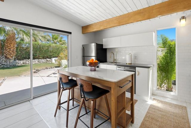 504 E Laurel Circle, Palm Springs, CA 92262