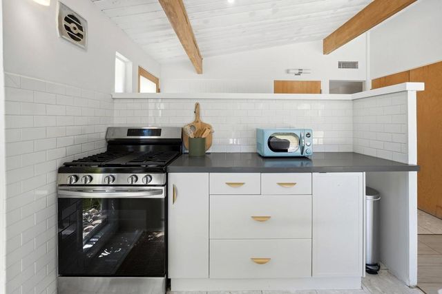 504 E Laurel Circle, Palm Springs, CA 92262