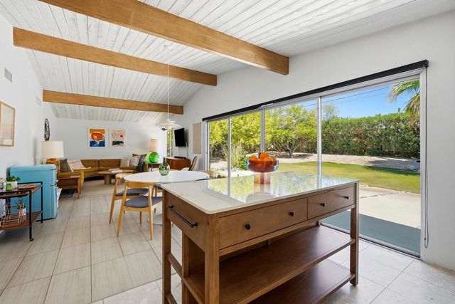 504 E Laurel Circle, Palm Springs, CA 92262