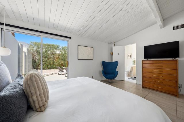 504 E Laurel Circle, Palm Springs, CA 92262