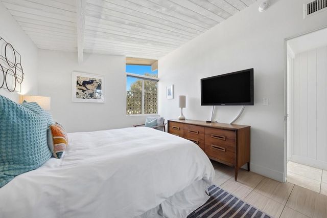 504 E Laurel Circle, Palm Springs, CA 92262